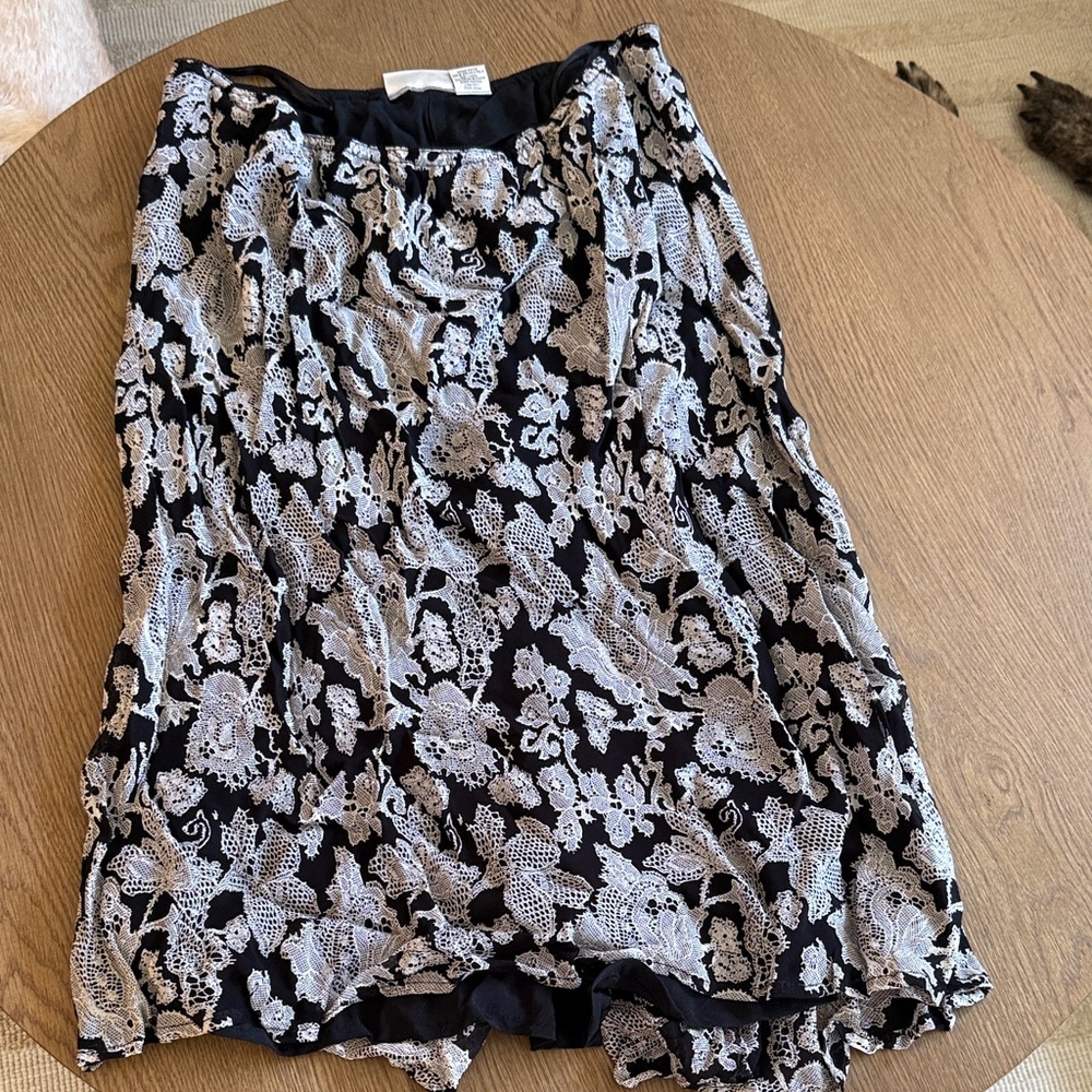 Elegant Black and White Lace Skirt